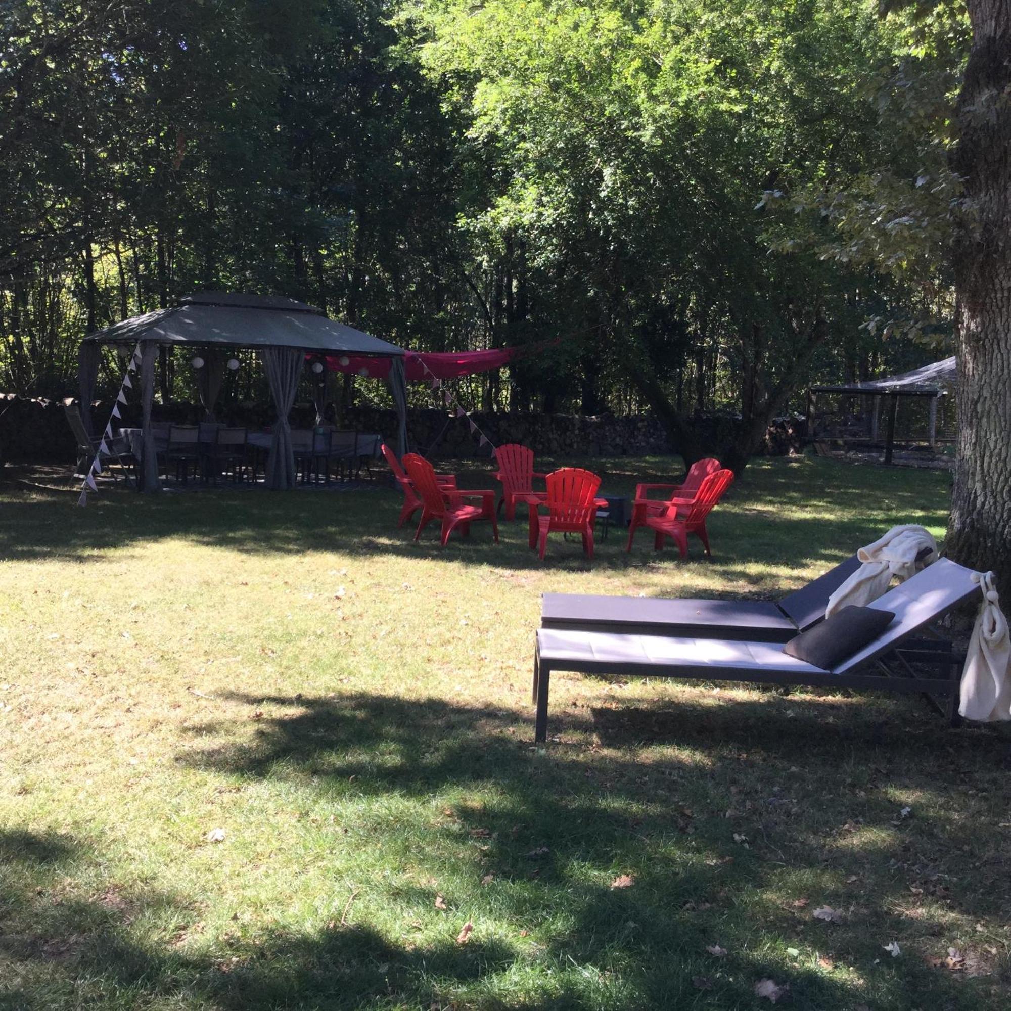 Colibri Loc - Insolite - 3 Etoiles - Parc - Etang - Familles - Soiree Ok Brigne Bagian luar foto